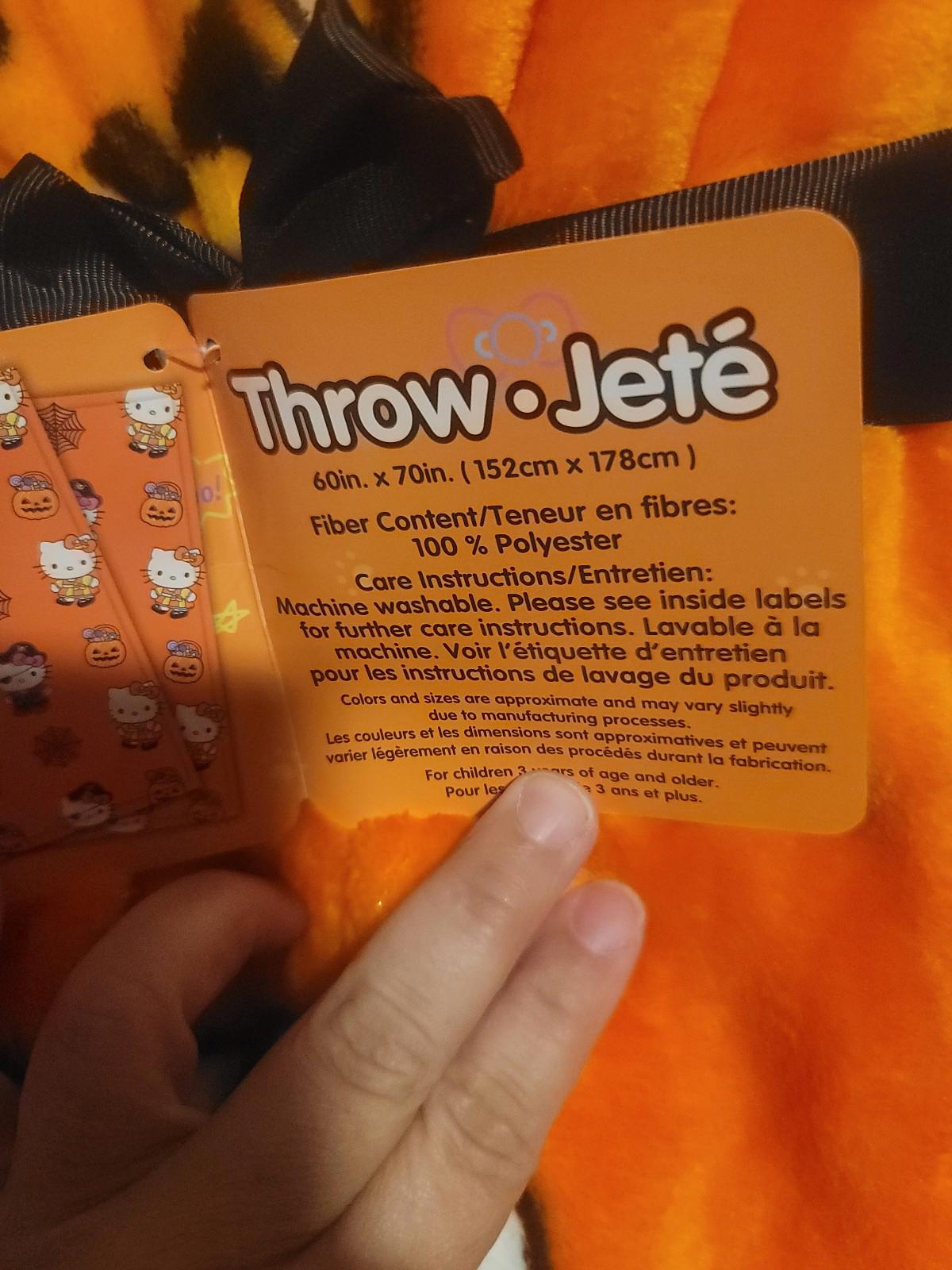 Hello Kitty Blanket Set